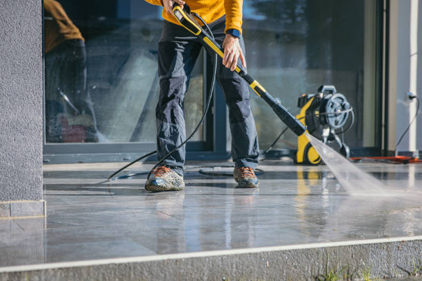 Best Warehouse Cleaning  in Liberty Triangle, FL